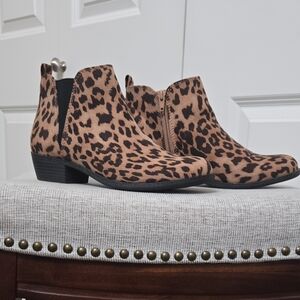 SO Leopard Print Ankle Boots SZ 7.5 LIKE NEW